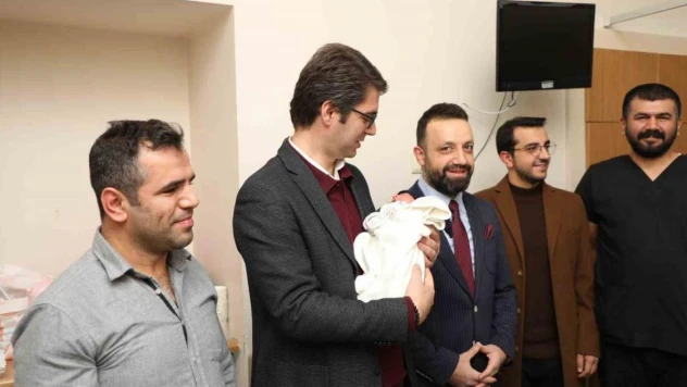 Erciş'te 2024'ün ilk bebeği dünyaya geldi