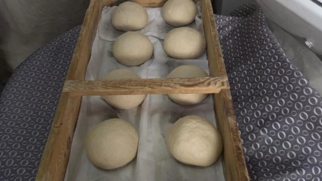 Erciş'te geleneksel ekşi maya ile ekmek üretimi