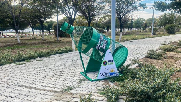 Erciş ve Gevaş ilçelerine atık plastik kutuları bırakıldı