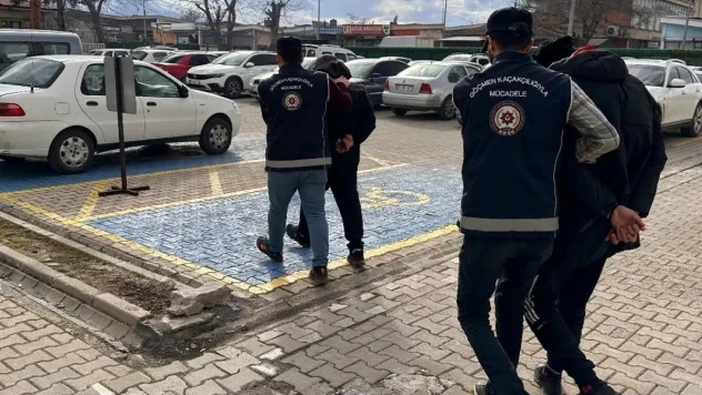 Erzincan'da göçmen kaçakçılığı suçundan 2 kişi tutuklandı