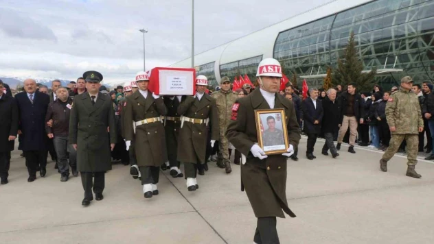 Erzincanlı şehit havalimanında karşılandı