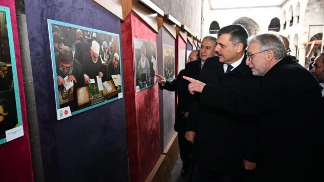 Erzurum'da 1001 Hatim fotoğraf sergisi açıldı