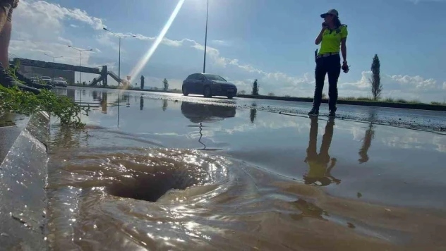 Erzurum'da sel... Sokaklar denize döndü