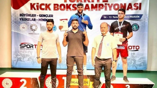 Erzurumlu Kick Boksçular madalyaları topladı