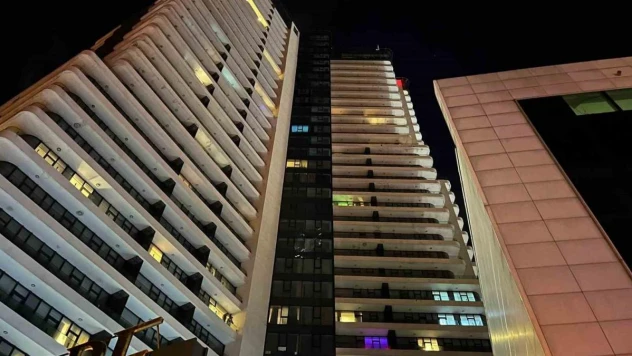 Esenyurt'ta lüks sitenin 23. katından düşen yabancı uyruklu şahıs hayatını kaybetti