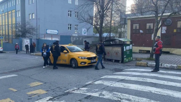 Esenyurt'ta okul önlerinde helikopter destekli polis uygulaması