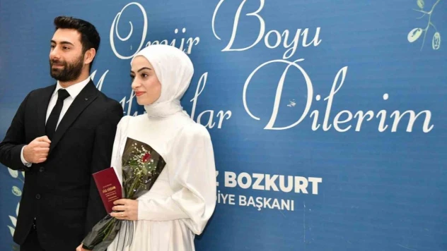 Esenyurtlu çiftler Sevgililer Günü'nde dünya evine girdi