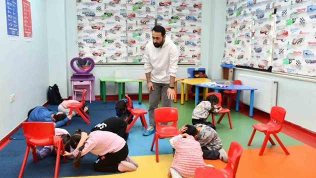 Esenyurtlu miniklere oyunlarla afet eğitimi verildi