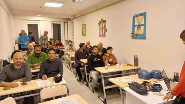 Eskişehir'de dağcı adaylarına eğitim veriliyor