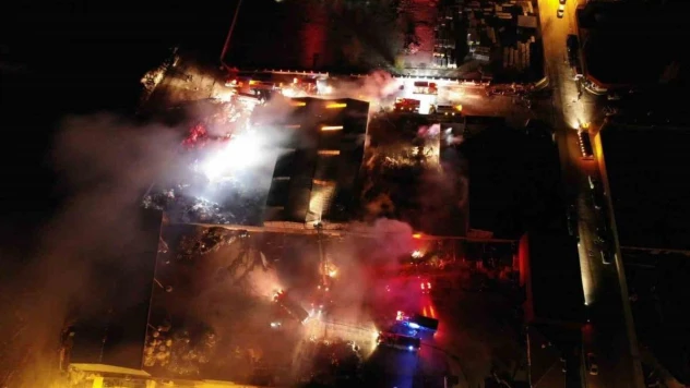 Eskişehir'de geri dönüşüm tesisinde yangın paniği: 3 saatlik çalışmayla kontrol altına alındı