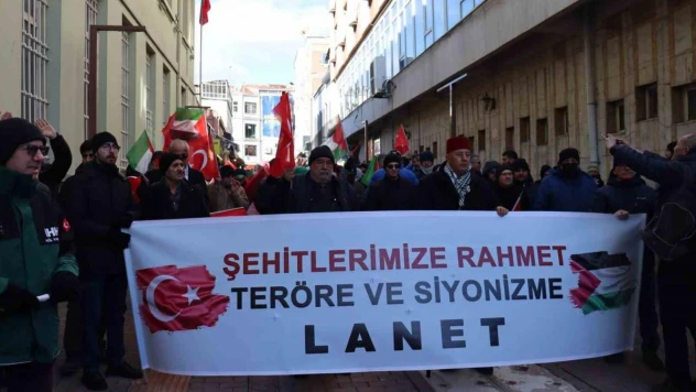 Eskişehir'de Pençe Kilit Harekâtında şehit olan askerler ve Gazze için yürüyüş