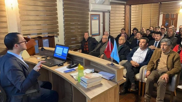 Eskişehir Türk Ocağı'nda 'Özel Gereksinimli Bireylere Hukuki, Dini ve Sosyolojik Yaklaşım' konulu konferans