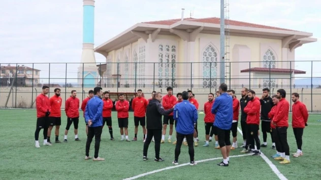 Eskişehirspor yeni teknik direktörü gözetiminde ilk idmanını yaptı