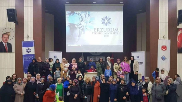 ETÜ'de 'Kız Çocuklarını Geride Bırakma' paneli yapıldı