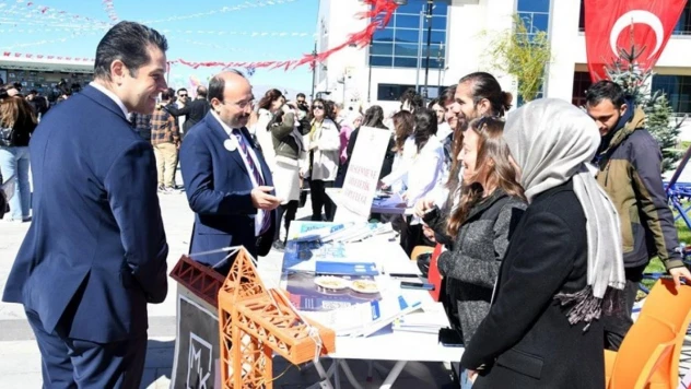ETÜ'de festival tadında etkinlik