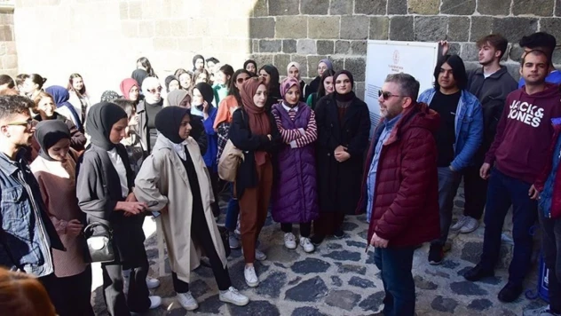 ETÜ'lü öğrenciler Erzurum'u gezdi