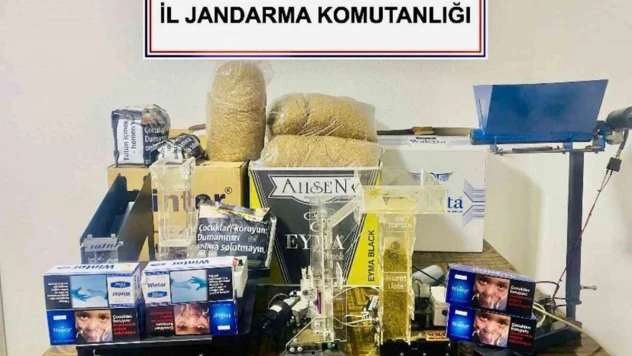 Evde kaçak sigara üretimine operasyon
