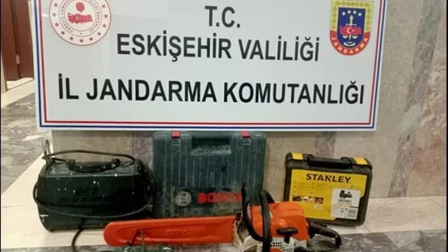 Evden hırsızlık yapan şahıslara jandarma operasyonu