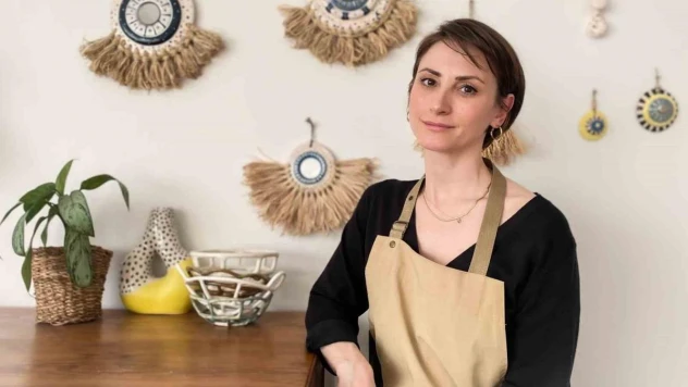 Evinde yaptığı seramiklerle yurt dışına açıldı