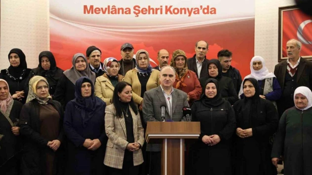 Evlat nöbetine katılan aileler Konya'da