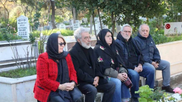 Fatma Girik, mezarı başında anıldı