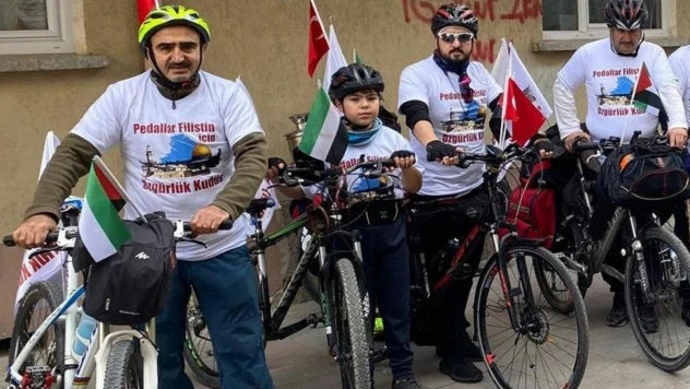 Filistin'e destek için 41 saat pedal çevirdiler