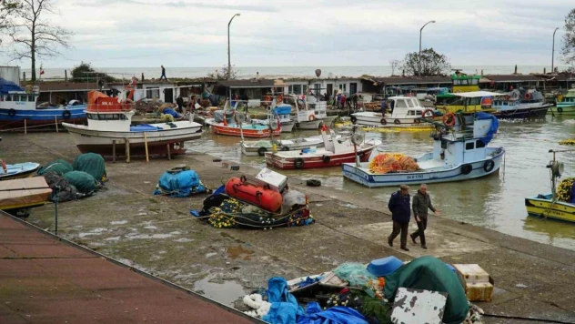 Fırtına sonrası balıkçıları yalnız bırakmadılar