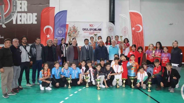 Floor Curling küçükler  il birinciliği müsabakaları Köyceğiz'de yapıldı
