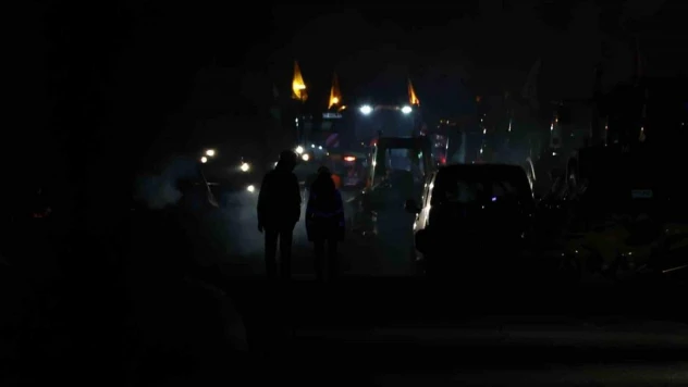 Fransa'da çiftçiler hükümete geri adım attırdı