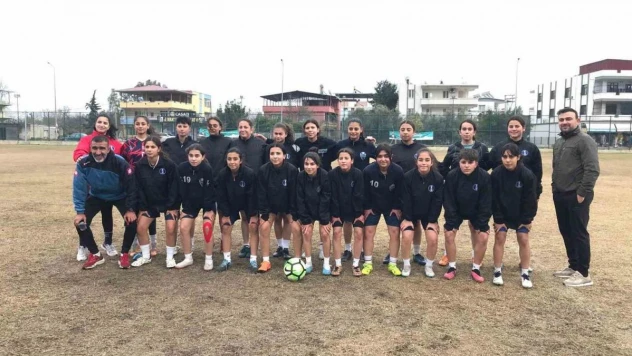 Futbol aşkına, zorlu şartlara rağmen pes etmiyorlar