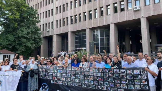 Gar davasında çıkan karara hayatını kaybedenlerin ailelerinden açıklama