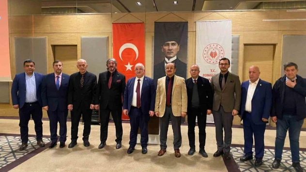 Gazeteciler, Zonguldak Valiliği'nin düzenlediği yemekte bir araya geldi