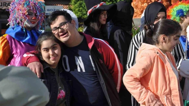 Gazipaşa'da engelli bireyler için yürdüler