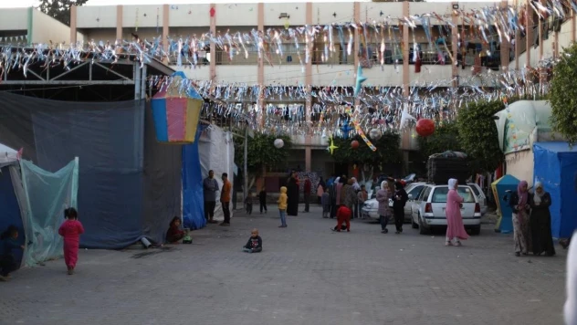 Gazze'de ilk teravih çadırlar arasında kılındı