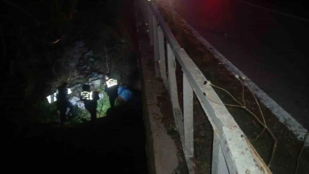 Gediz'de motosiklet dereye uçtu: 1 ölü