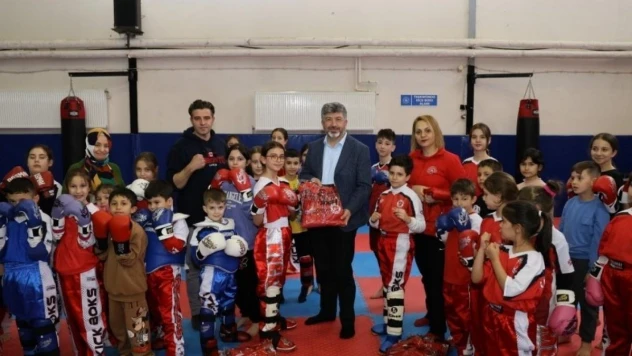 Gediz'de sporculara malzeme desteği