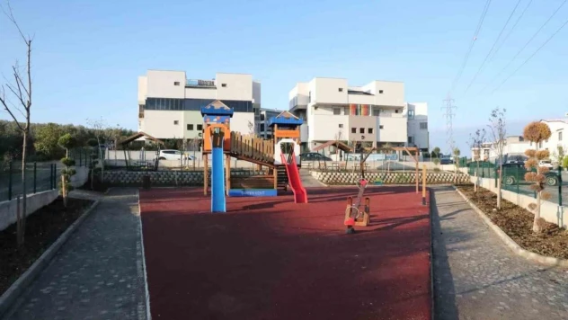 Gemlik'te çocuklar yeni parklarına kavuştu