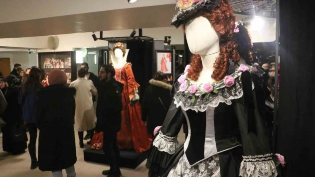 Gizli kahramanların tasarladığı kostümler göz kamaştırdı