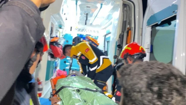 Göçük altında kalan madenci 4 saat sonra sağ olarak kurtarıldı