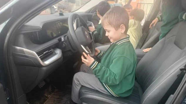 Gölpazarı'nda minikler TOGG ile buluştu