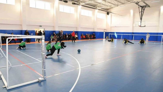Görme engelliler, goalball farkındalık maçında karşı karşıya geldi