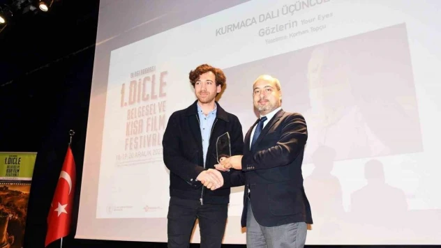 Gözlerin isimli filme 2 ödül