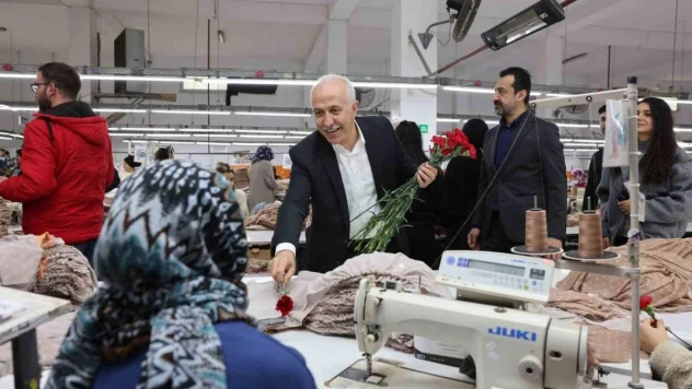 Gültak, tekstil çalışanlarıyla buluştu
