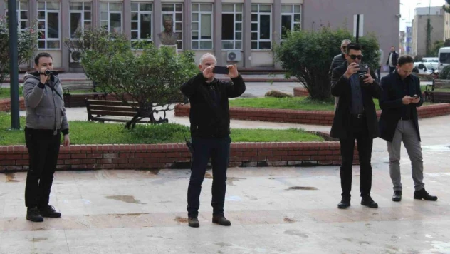 Gün gazetecilerin olunca iş polise düştü