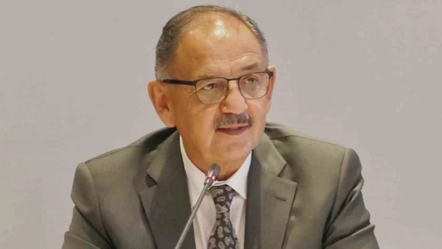 Hafif çelikten köy evlerinin yapımı için ilk kazma vuruldu