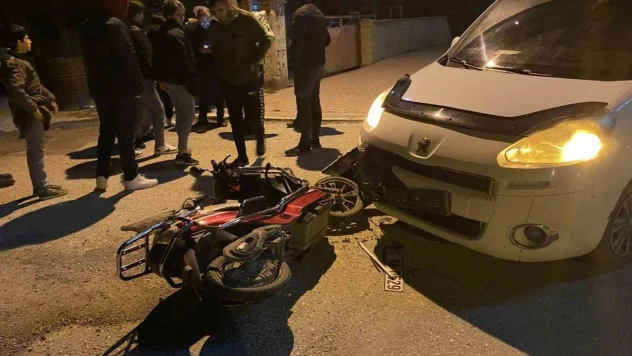 Hafif ticari araçla elektrikli bisiklet çarpıştı: 1 yaralı