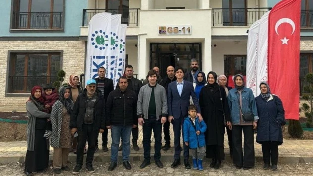 Hak sahibi depremzedeler kalıcı deprem konutlarını gezdi