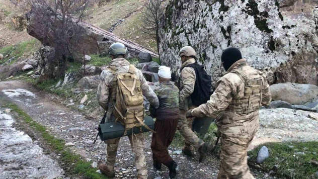 Hakkari'da kasten adam öldürme suçundan 15 yıldır aranan şahıs yakalandı