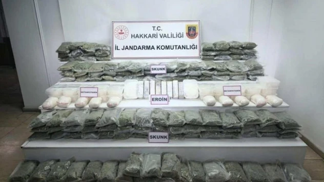 Hakkari'de düzenlenen operasyonlarda yüksek miktarda uyuşturucu ele geçirildi