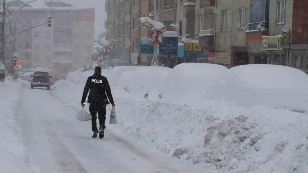 Hakkari'de kartpostallık kar manzaraları görenleri mest etti